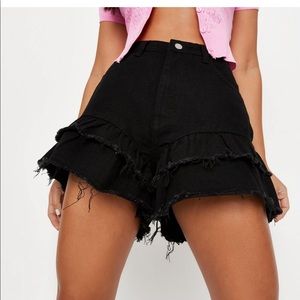Missguided NEW ruffle shorts size 8.